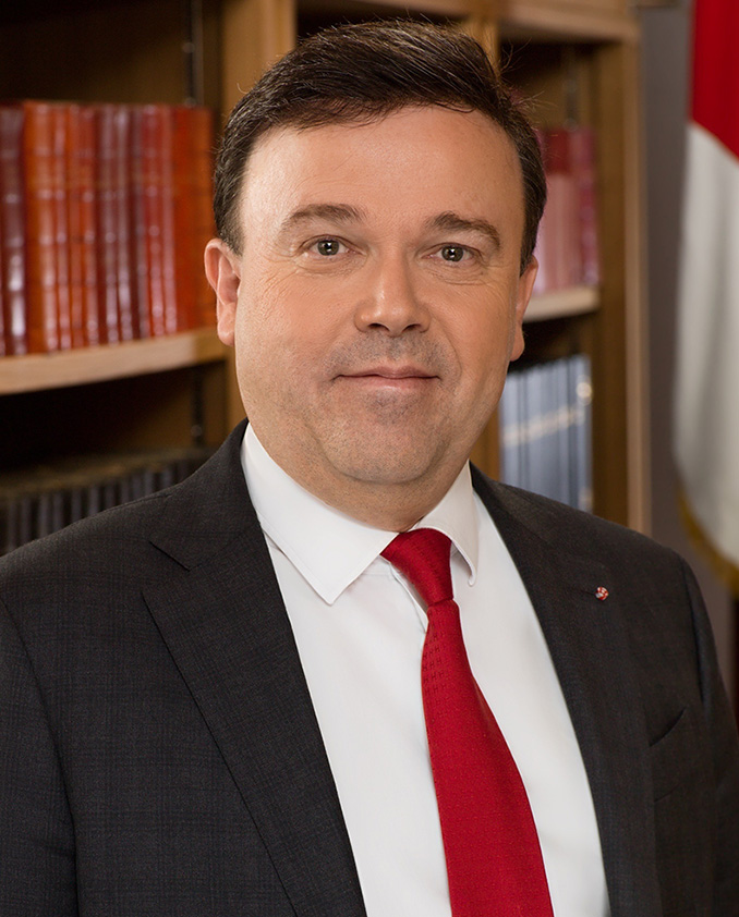 Président de l'Assemblée nationale M. Stéphane Valéri